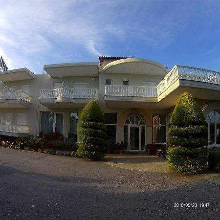 Hotel Akrogiali Korinós エクステリア 写真