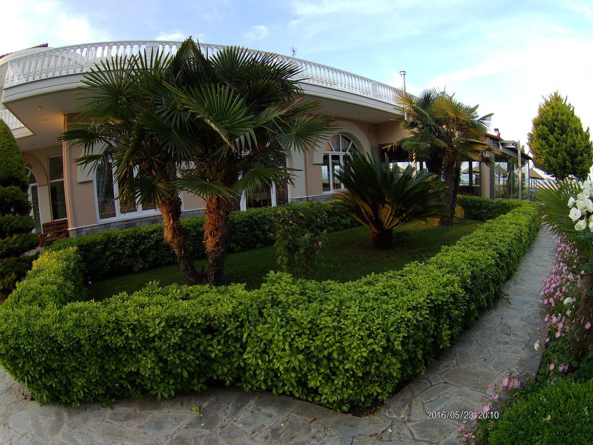 Hotel Akrogiali Korinós エクステリア 写真