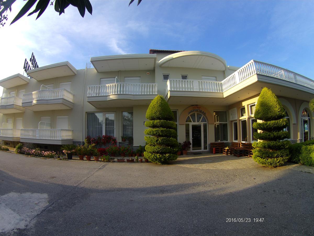 Hotel Akrogiali Korinós エクステリア 写真