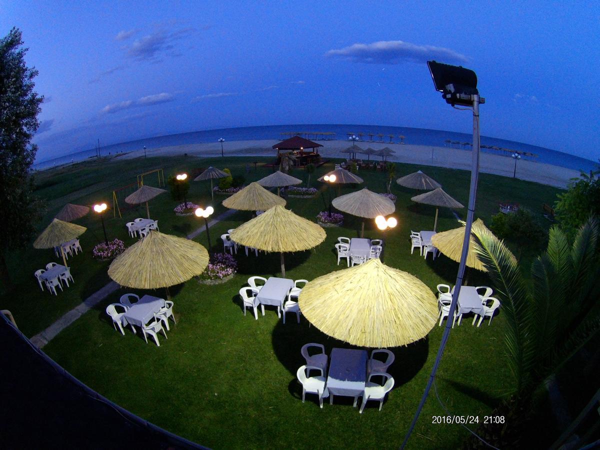 Hotel Akrogiali Korinós エクステリア 写真