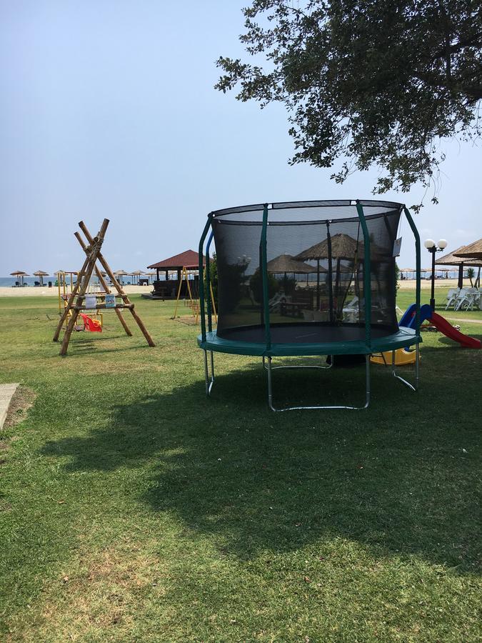 Hotel Akrogiali Korinós エクステリア 写真