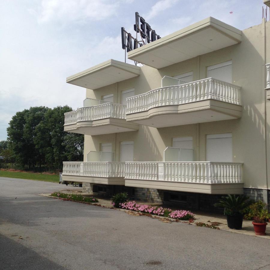Hotel Akrogiali Korinós エクステリア 写真